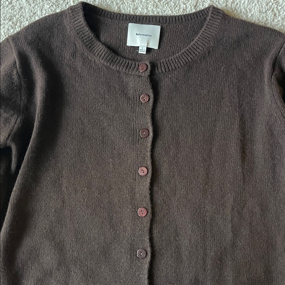 Reformation Clara Cashmere Crew Cardigan in Mole - Picture 5 of 8